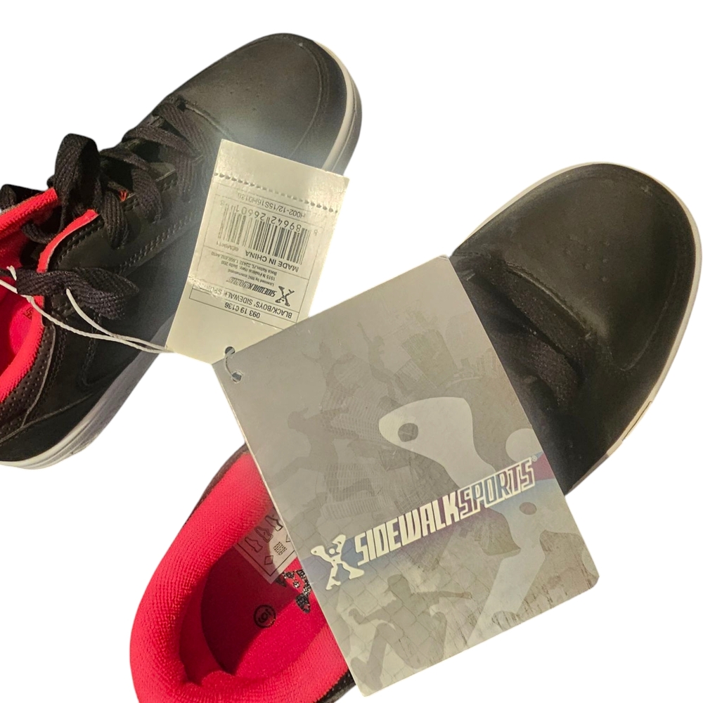 Dynamic Red and Black Sneakers with Sleek Design